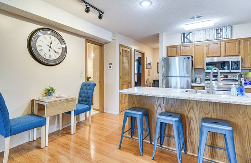 Notch Estates Condo | 2 Mi to Silver Dollar City: Branson West Condo!