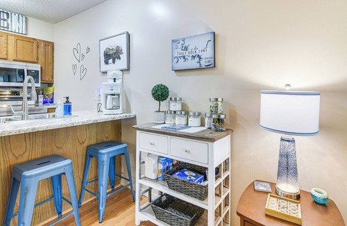 Notch Estates Condo | 2 Mi to Silver Dollar City: Branson West Condo!