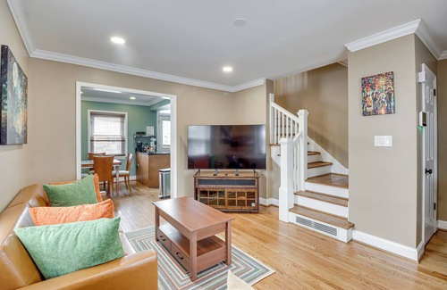 Northeast House | 2 Mi to The Fields At RFK Campus: DC Getaway