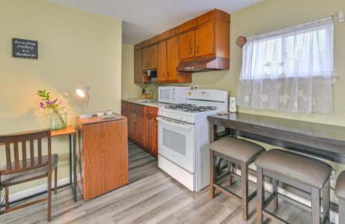 South Floral Park Apartment | 2 Mi to UBS Arena WFH-Friendly Couples Retreat