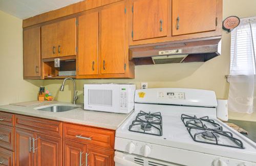 South Floral Park Apartment | 2 Mi to UBS Arena WFH-Friendly Couples Retreat