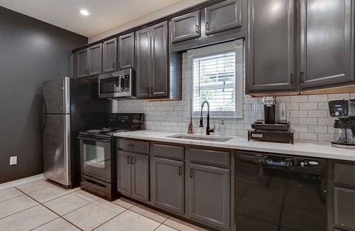 Lexington House | 2 Miles to UK-Downtown Lex + Close to Restaurants + Top Location & Neighborhood