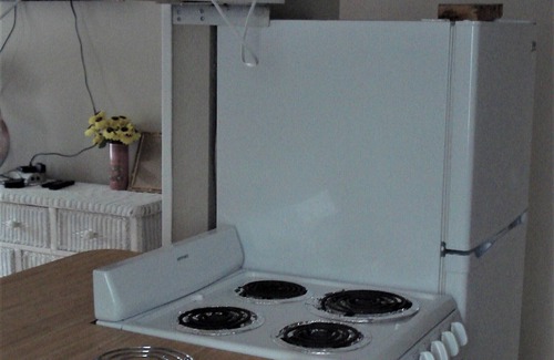 Venice Apartment | 2 Miles To Venice Beach Studio Efficency.