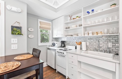 Rosemary Beach House | 2 Min to Beach, Heated Pool + Rosemary Town Square! Carriage House South of 30A