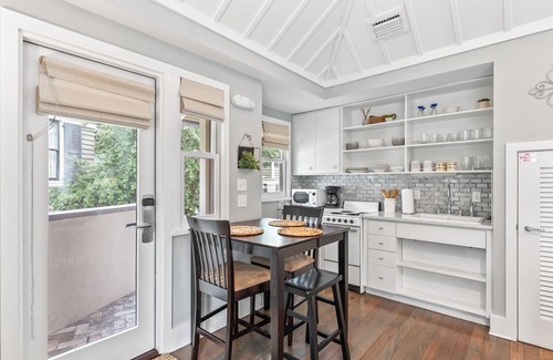Rosemary Beach House | 2 Min to Beach, Heated Pool + Rosemary Town Square! Carriage House South of 30A