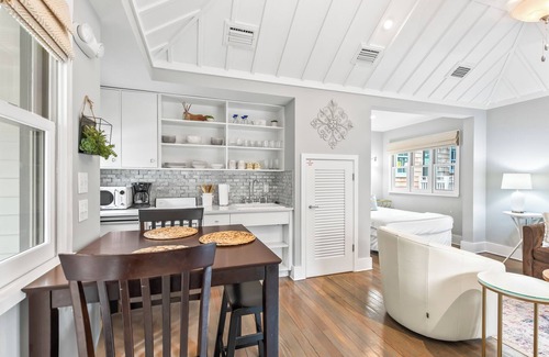 Rosemary Beach House | 2 Min to Beach, Heated Pool + Rosemary Town Square! Carriage House South of 30A