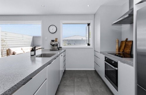 Havelock North House | 2-min walk to Havelock North Village