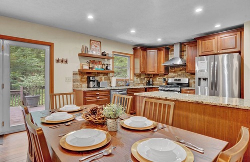 Gouldsboro Ski Chalet | 2 min Walk to Lake w/HotTub, Private Sauna, AC, Pets OK! near Hikes & Waterparks