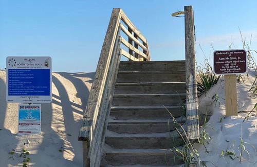 North Topsail Beach House | 2 min walk to the beach - King-sized beds - Sound view - Paddle boards - Pool