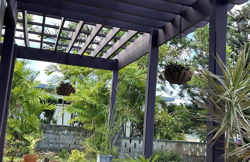 Durants Apartment | 2 minute walk to Brighton's Beach, Apt on a quiet street