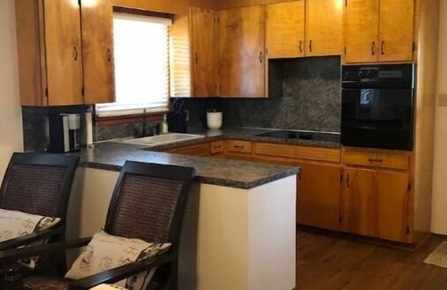 Hiddenite Cottage | 2 minutes from the mine - Comfortable 3 bedroom house loaded with charm.