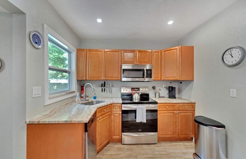 Riverside Heights House | 2 minutes to Downtown Tampa and Riverwalk