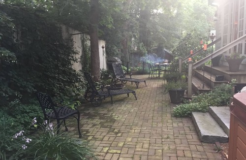 North Falmouth House | 2 minutes to Megansett, Old Silver Beaches and Bike Path in Historic Village
