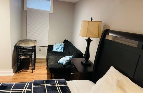 Westminster Apartment | 2 minutes to the mall, home away from home, cool neighborhood parks, restaurant.