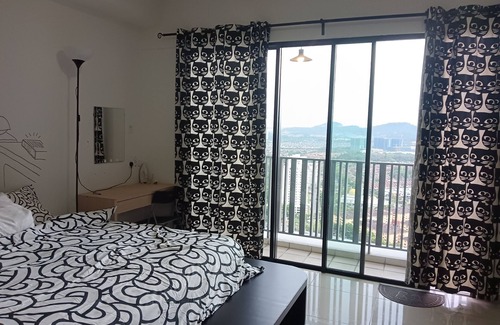Shah Alam Apartment | 2 minutes walk to the theme park! Family-sized studio home @ i-City by Nuriman