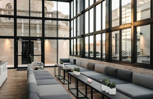 Downtown Dallas Hotel | 2 Modern Double Bed Rooms with Custom Details Near Downtown Dallas Fun