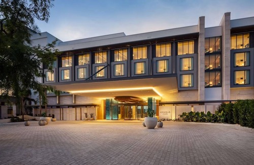 Florida Central Atlantic Coast House | 2 Nature View Units at Conrad Orlando, Outdoor Pool! Near SeaWorld Orlando