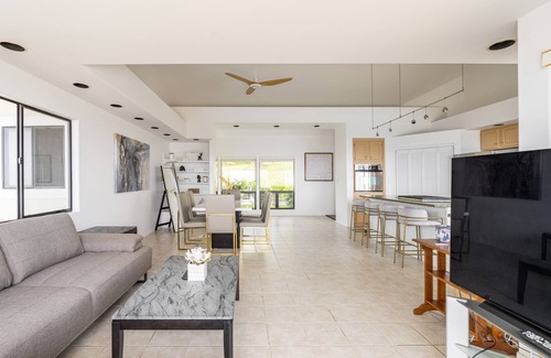 Holualoa House | 2 Oceanview Luxury Suites+ pool and Jacuzzi