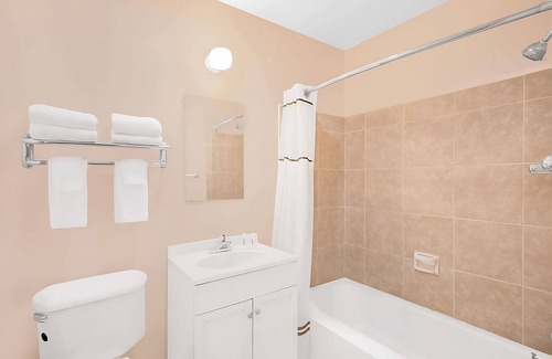 Pecos Hotel | 2 Pet-friendly Lodging Close to West of the Pecos Museum! W/Seasonal Pool!
