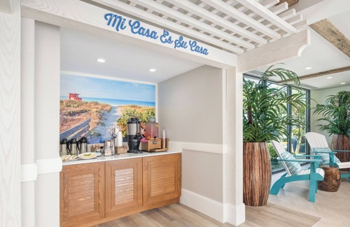 Park Shore House | 2 Pool View, Pet Friendly Suite with Full Kitchen!