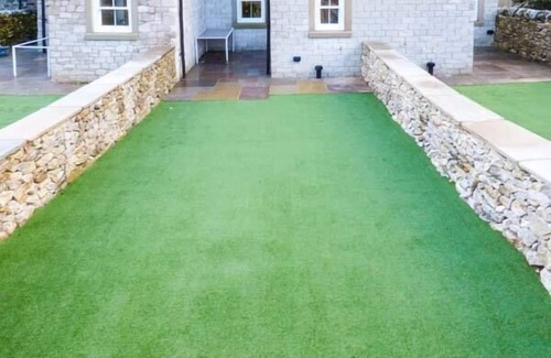 Blackwell in the Peak Cottage | 2 PRIMITIVE CROFT, pet friendly, with open fire in Chelmorton