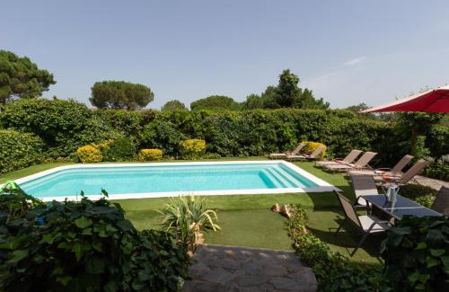 Mont Barbat Villa | 2 Private Abodes in One Magnificent Villa!