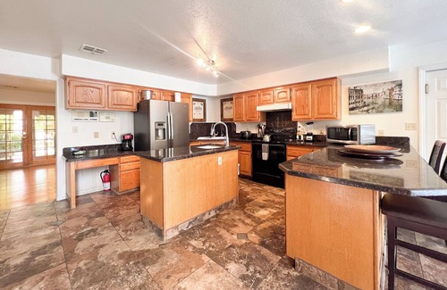 Spring Valley House | 2 Private Homes 10BDRM Pool Spa Games 10min Strip!
