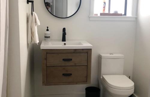 Glen Ellen House | 2 Queen Beds, Dog Friendly, Fenced in Yard