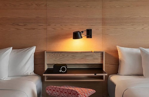 Fort George Hotel | 2 Queen Rooms at Radio Hotel, Minutes to Strawberry Fields and Central Park!