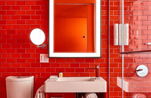 Fort George Hotel | 2 Queen Rooms at Radio Hotel, Minutes to Strawberry Fields and Central Park!