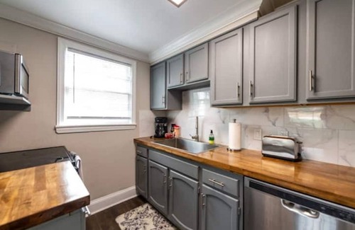 Dilworth House | 2 Queens Townhouse in South End