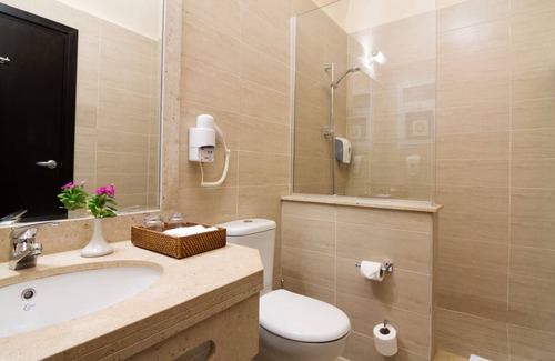 Makadi Bay Resort | 2 Quiet Rooms with Balcony and Pool Near Makadi Water World Aqua Park
