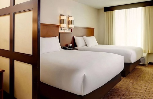 Austin Hotel | 2 Relaxing Units w/FREE Parking! Close to Bartholomew Park, Pets Allowed!