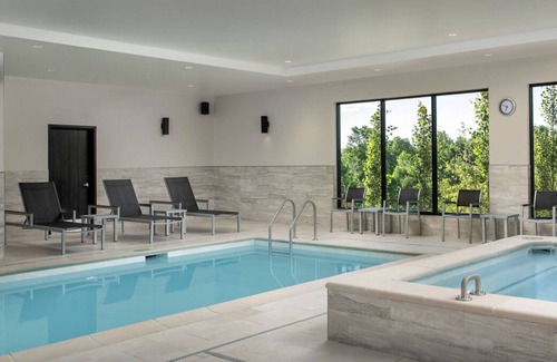 Bozeman House | 2 Relaxing Units w/ Kitchen, Pool, Close to Palisade Falls, FREE Breakfast!