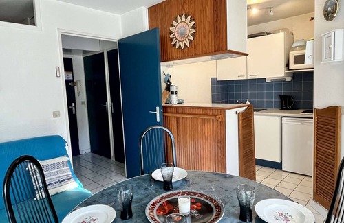 Plage d'Argeles Apartment | 2-Room Apartment w/Cabin, Sea-Near, Port View, Elev, Parking, TV, Pet-Friendly, Sleeps 4