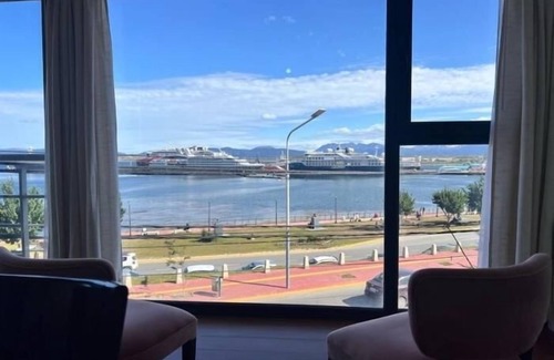 Province of Tierra del Fuego Apartment | 2 rooms with a view of the channel and a balcony.
