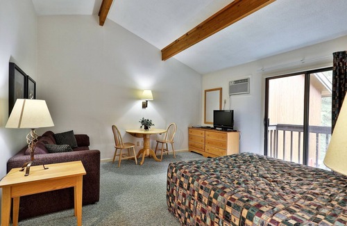 West Bridgewater Apartment | 2 Room Studio 10 minutes from Killington