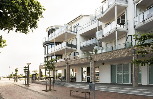 Pelzerhaken Apartment | 2-room vacation apartment for 4 guests & dog with balcony and side sea view