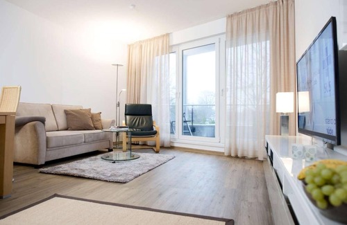 Pelzerhaken Apartment | 2-room vacation apartment for 4 guests & dog with balcony and side sea view