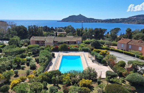 Agay Apartment | 2 rooms, 150 m from the beach, with large terrace with sea views, 4-6 people