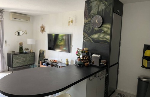 Martigues Apartment | 2 Rooms 4☆ 45m2- Calm, Comfort, Sea at 300m, Garden, Terrace, Pools, Parking