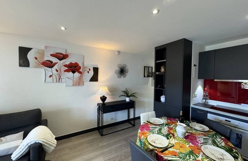 Quiberon Apartment | 2 rooms in the center, 4 min walk to the beach, parking