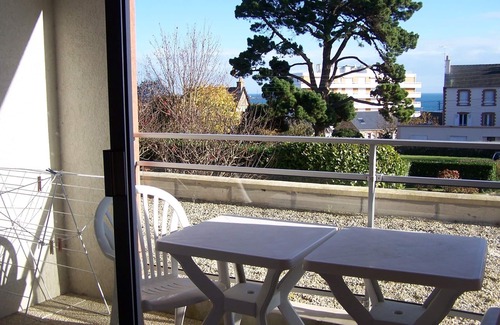 Saint-Quay-Portrieux Apartment | 2 Rooms "The Grand Pavois" small sea view near beaches and shops