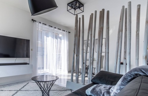 Großwiederitzsch Apartment | 2 rooms with balcony, underground parking, workplace, free coffee, 4k TV, fast wifi
