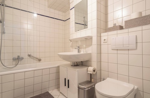 Großwiederitzsch Apartment | 2 rooms with balcony, underground parking, workplace, free coffee, 4k TV, fast wifi