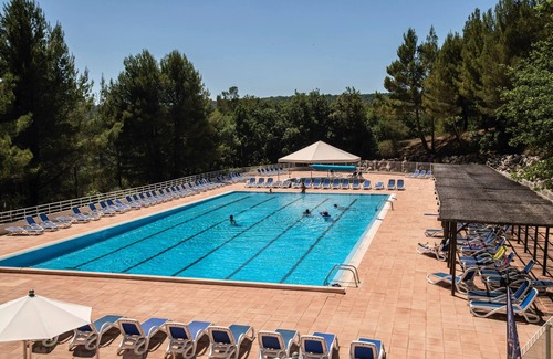 Montpezat Apartment | 2 Schlafzimmer + Coin Night Classic 2 Erwachsene und 2 Kinder Terrasse