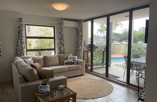 Maroochydore Apartment | 2 Seabelle - 2 bedroom unit opposite the beach in Cotton Tree