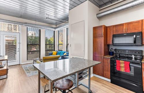 Old West Side Apartment | 2 Separate 2BR Units Near Big House & Downtown