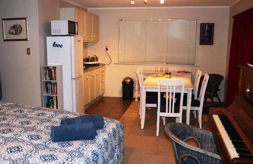 Tauranga Apartment | 2 seperate sleeping areas, kitchenette & pool. Good for families and groups.