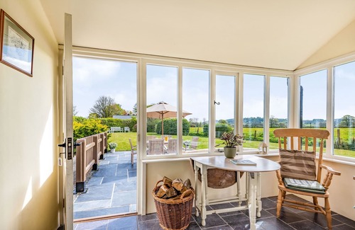 Abercraf Cottage | 2 SILURIA COTTAGE, family friendly, with open fire in Walton